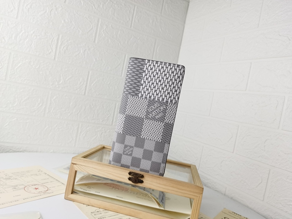 LVコピーウォレット正面デザイン